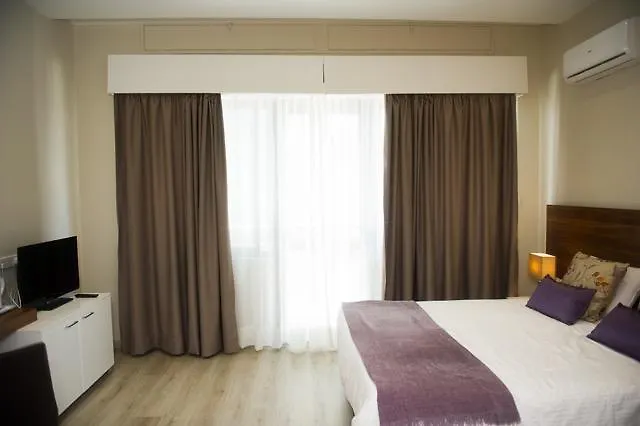 Manolia Residences *